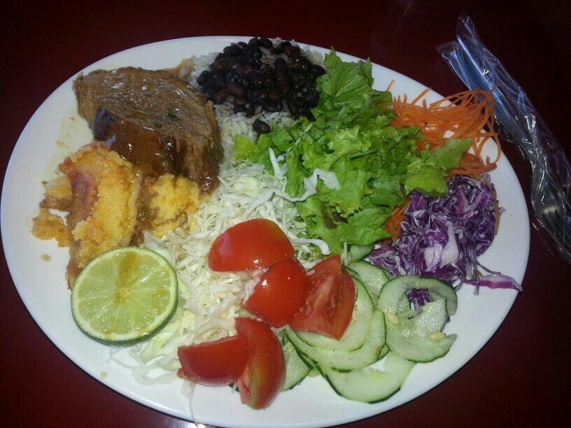 Supermercado Arco Iris - Patio de comidas