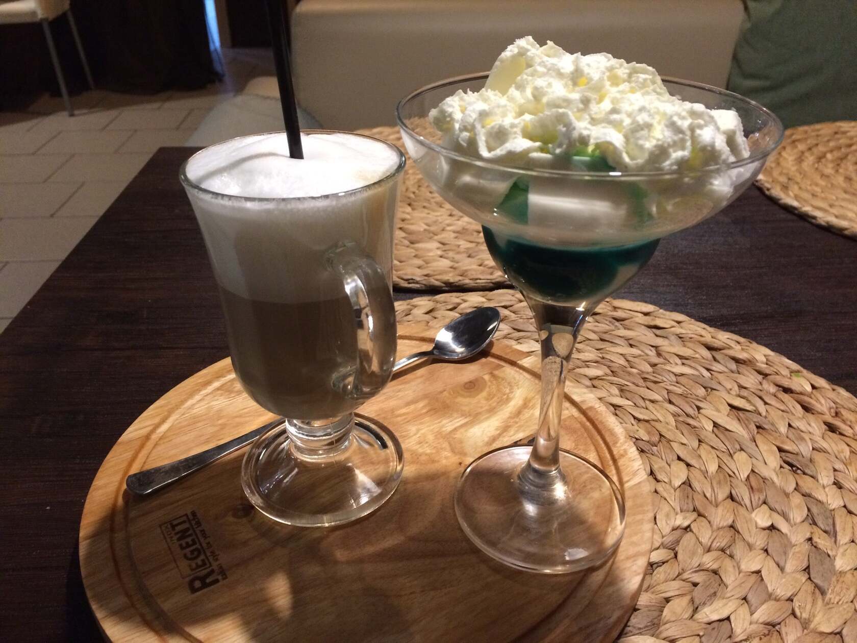 КорниSHon cafe
