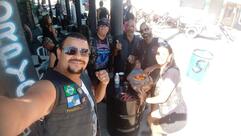 Moto Grupo Red Nose, lealdade de cão.