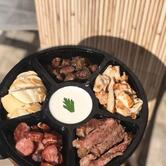 Chicão churrasquinho no pão de alho