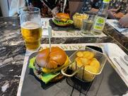 Avy Wine & Dine