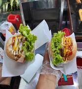 TaKombiNado Hot Dog X Salada