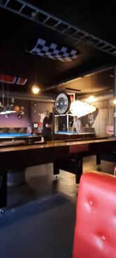 V8 Garagebar