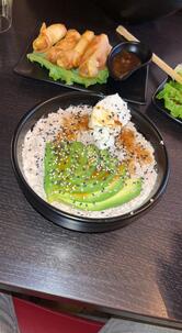 SUSHI N' WOK BY MOOTJE