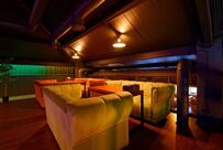 Full Tiger Lounge
