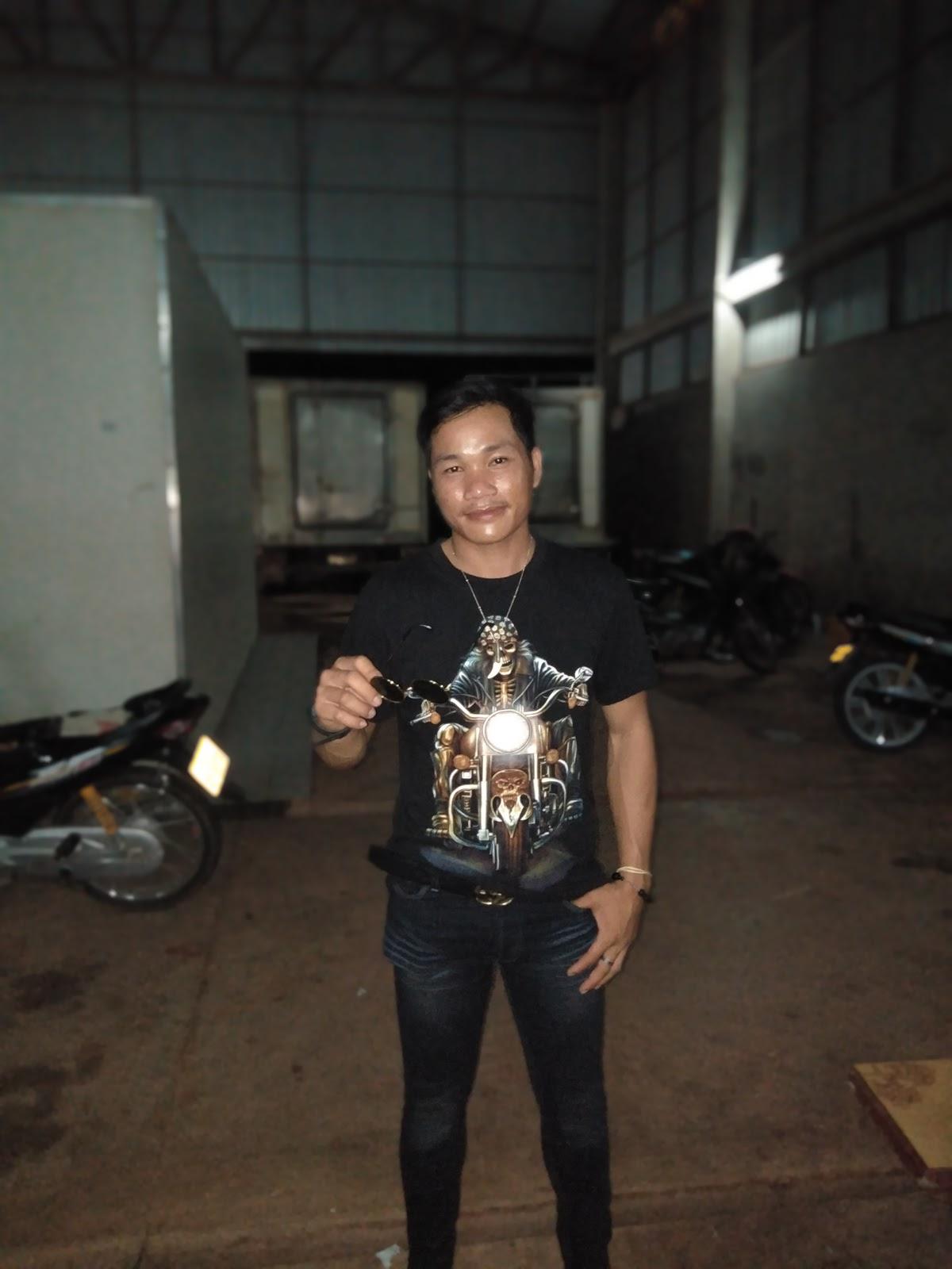ໜີ່ກ້ຽວຮົງກົງ