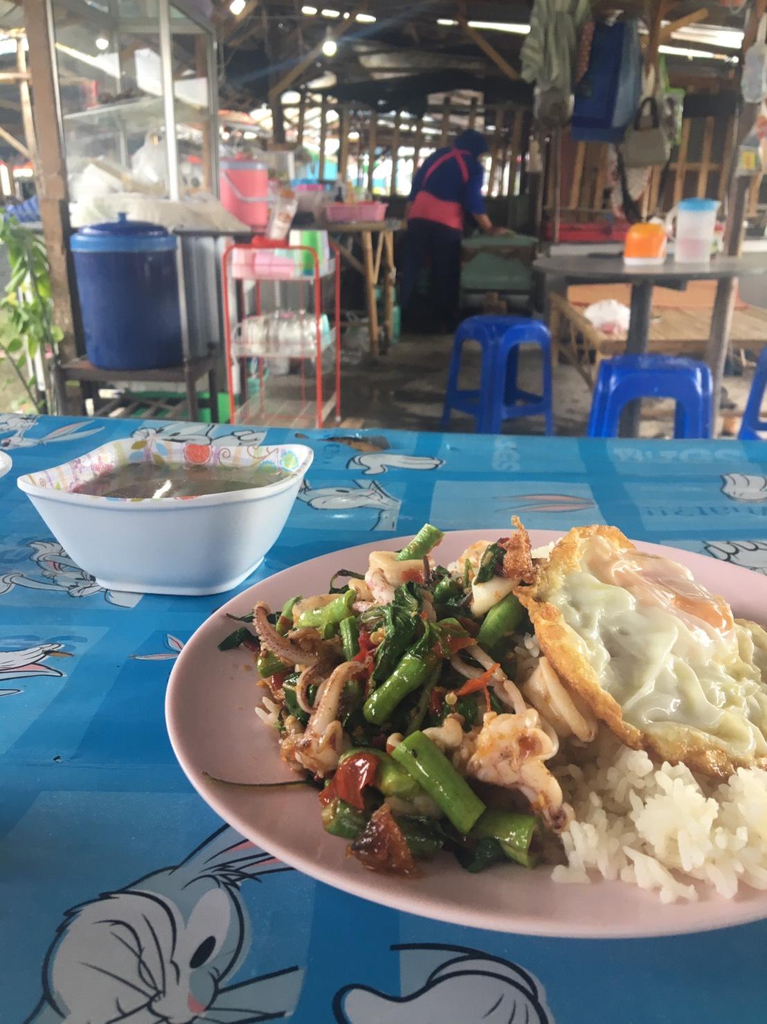 ร้านอาหารตามสั่งพี่เอียด
