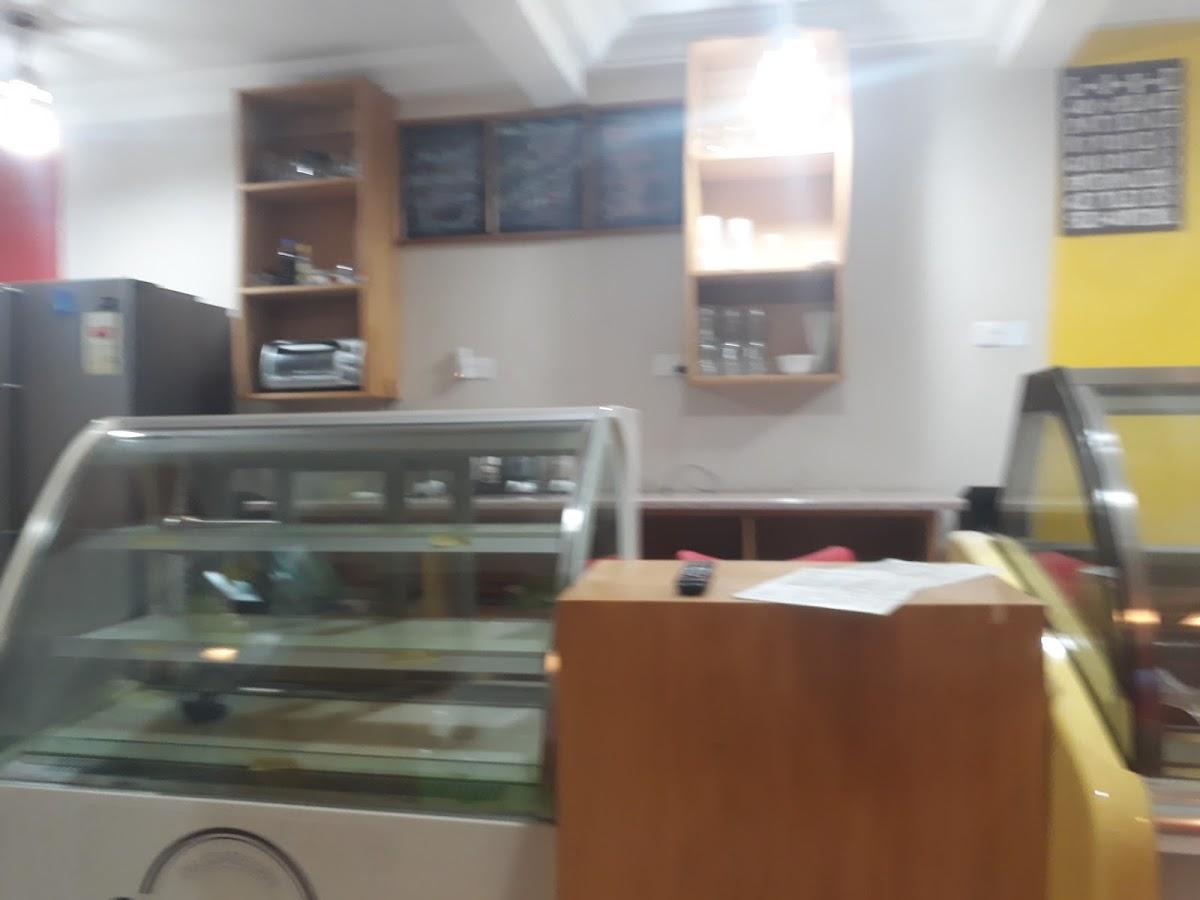 GRACIES Deli