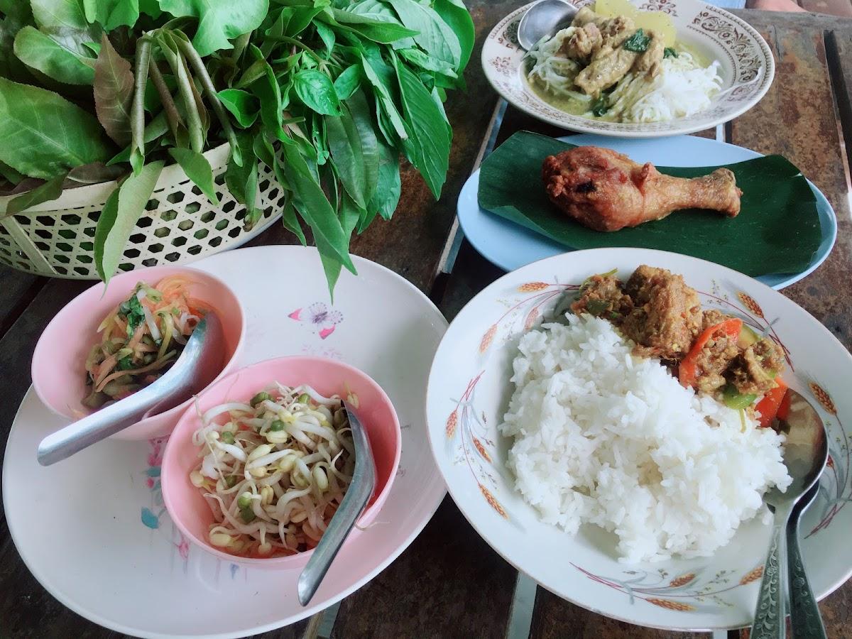 ขนมจีนบนเนิน
