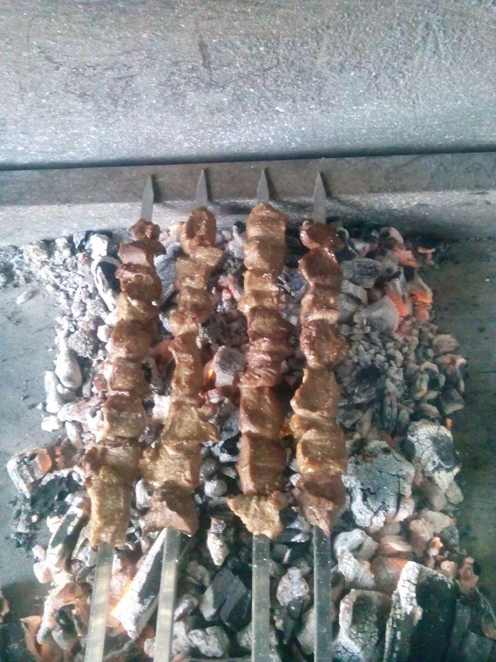 دیزی مشتی