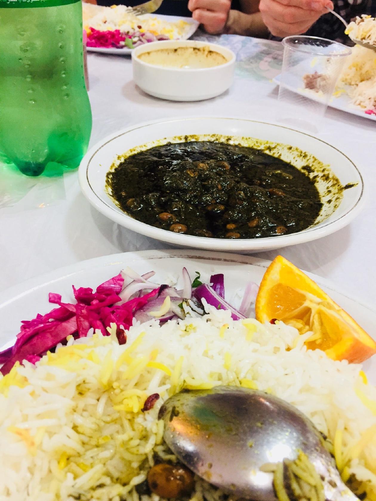 Apadana Restaurant and Hotel