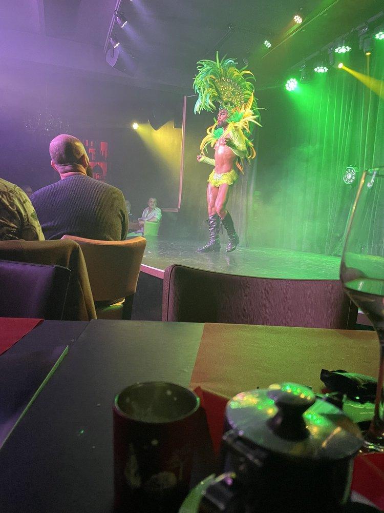 Queenz dinner and show