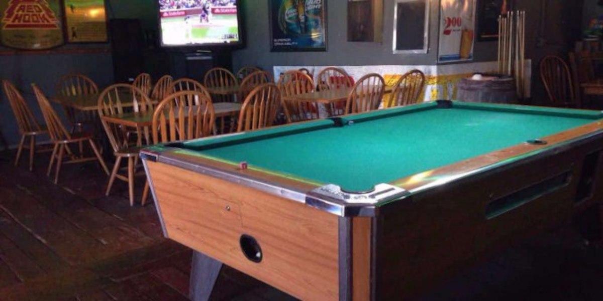 R & R Lounge