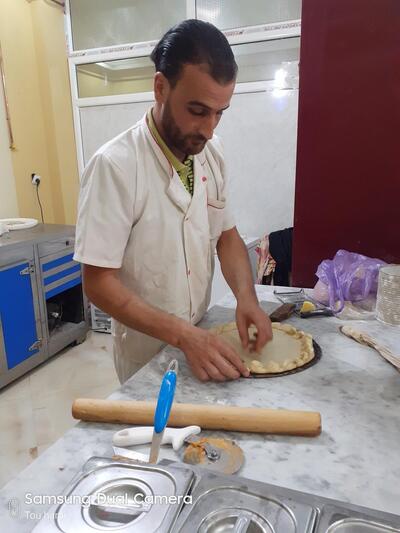 بيتزا ساحرة العيون