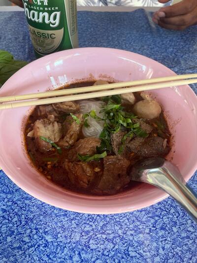 ก๋วยเตี๋ยวเรือแม่น้องยูริ