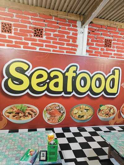 Mafia seafood dan seblak prasmanan