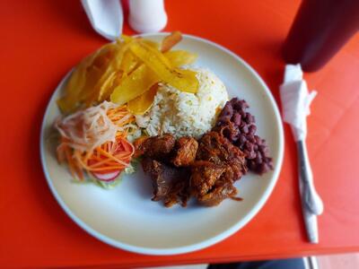 Panadería y Comedor Doña Reyna