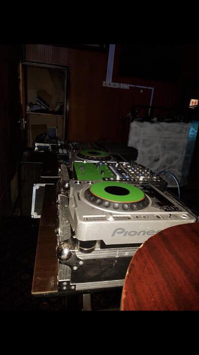 TEN 11 Club & Restaurant