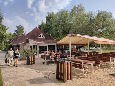 Holiday Resorts bisztró