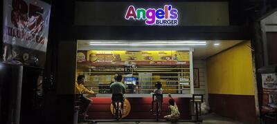 Angels Burger Oas, Albay