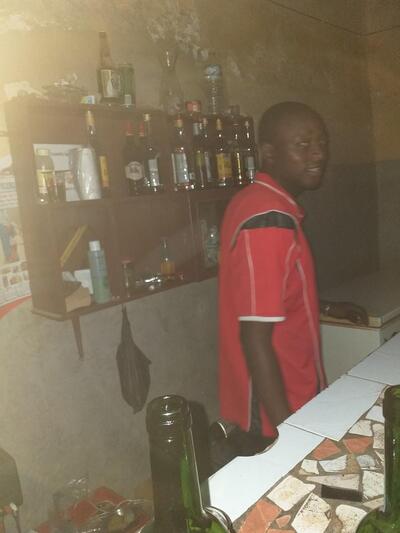 Bar Chez papis ex l'oasis chez Ndoffé
