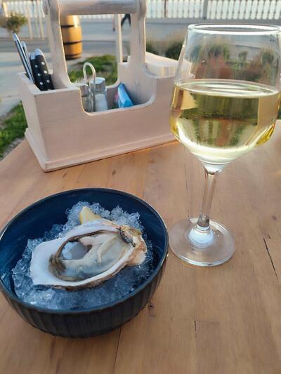 Мидии и Устрицы