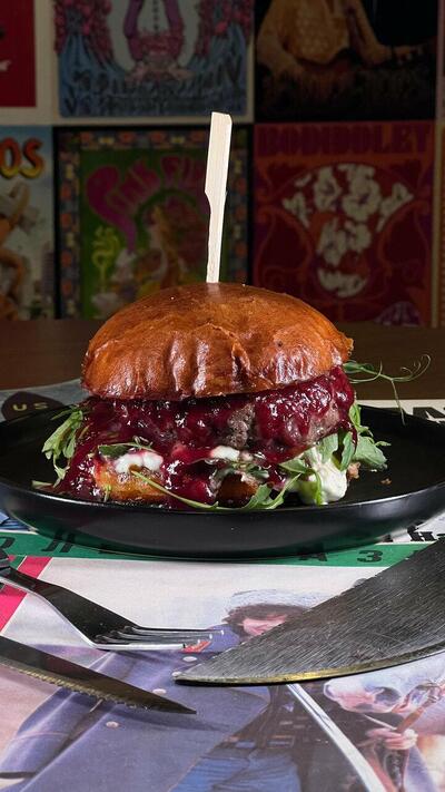 Лариса и Гедонисты