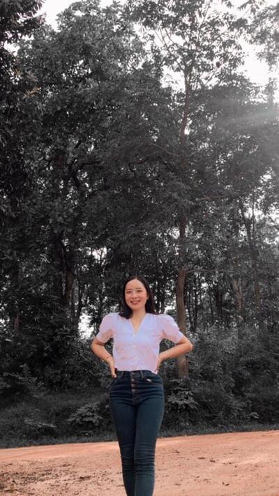 ແຄມຫວ້ຍຕຸ້ນ ຫຫລັກຊາວ