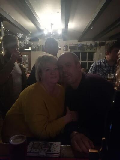 Tu Hwnt I'r Afon Inn (Twnti Pub)