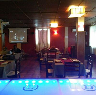 Red Resto & Pub