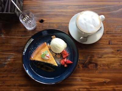 カフェ&バー CrossB