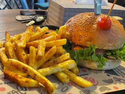 Roman Burger