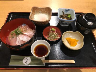 海の幸ふれあい市場