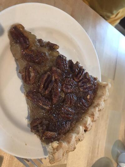 Luck-E Tavern & Supper Club