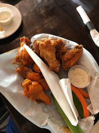 Woody's Tavern