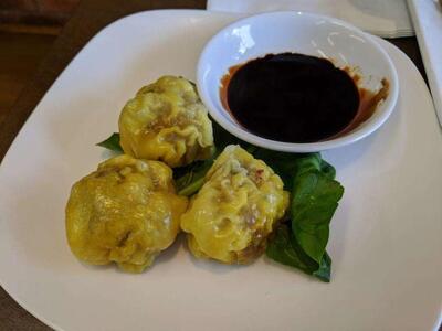 Dumpling King / Golden Sampan