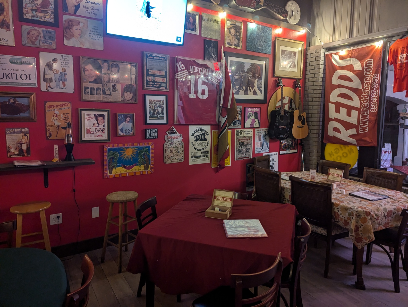 Redds Pub