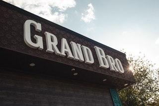Grand Bro Bar Pizza & Burger