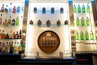 Sextons Bar & Pizza