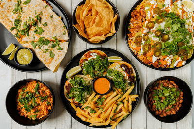 La Familia Tacos - Halal Mexican Grill