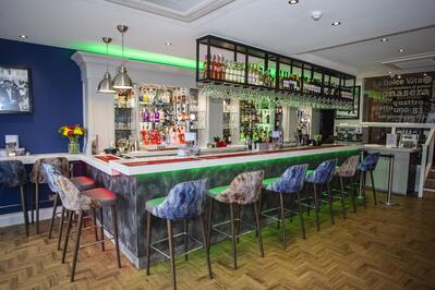 La Dolce Vita Restaurant and Wine Bar