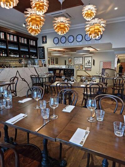 Izzy's Restaurant Wilfred