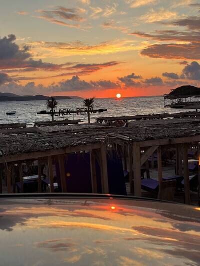 Black pearl beach club restaurant