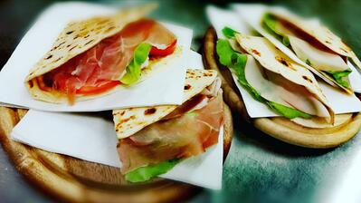 PIADINERIA VIA PO TORINO foto