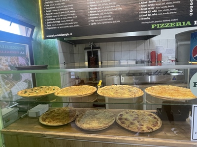 Pizzeria La Famiglia
