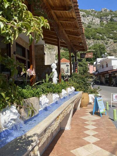 Costas inn Cafe-Gelato