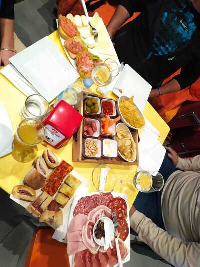 BAR CAFFETTERIA ITALIA foto