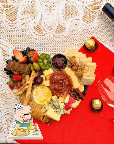 Comida em Nóis na Pipa • Cestas & Platters & Flores