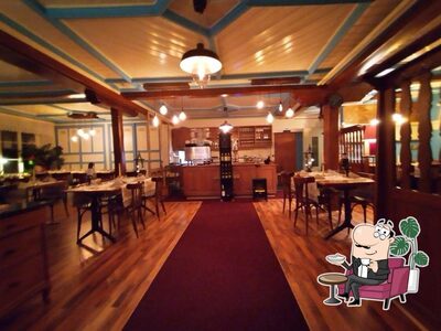 Siediti a un tavolo di La casa