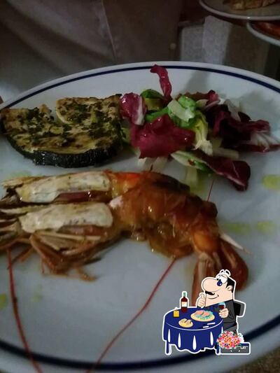 Scegli tra i molti piatti di mare disponibili al ristorante Albergo Provinciale